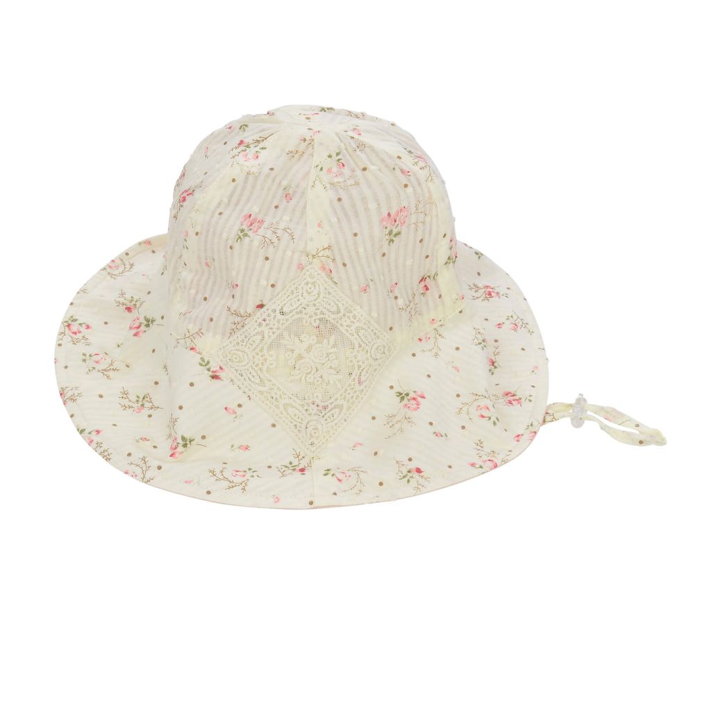 cream floppy hat